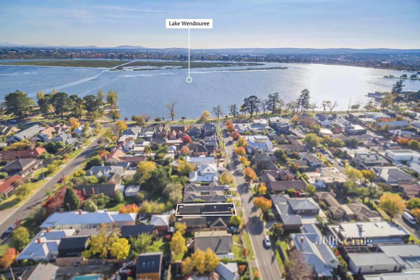 2/7 Parker Street, Lake Wendouree VIC 3350, Image 1