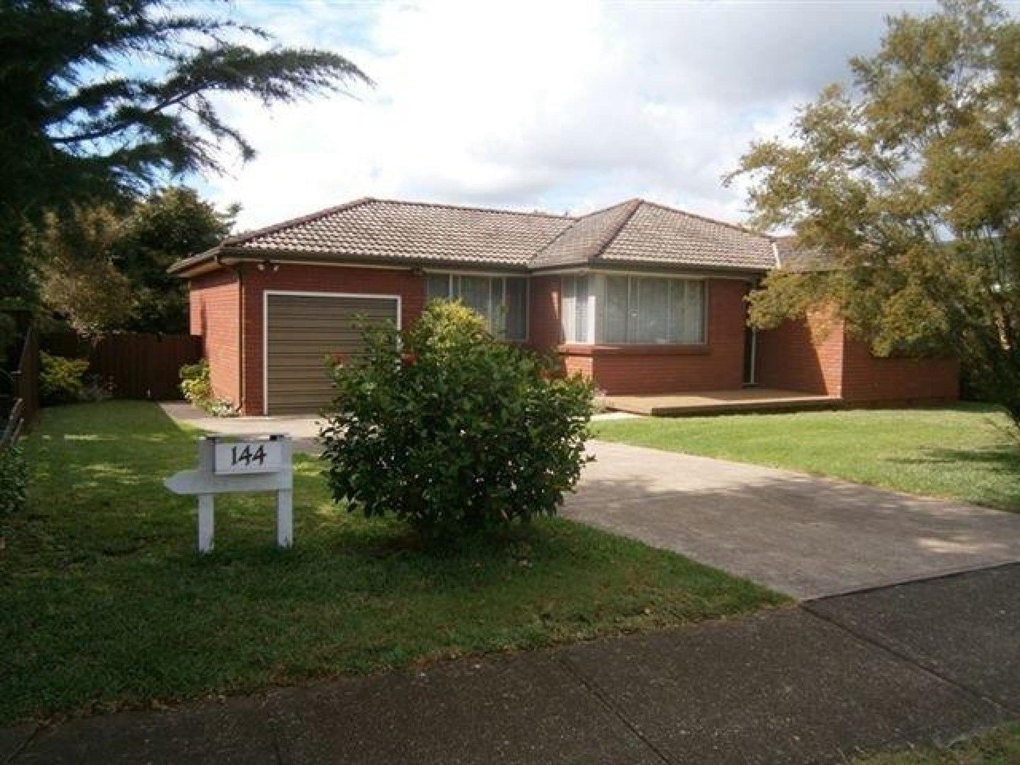 3 bedrooms House in 144 Waminda Avenue CAMPBELLTOWN NSW, 2560
