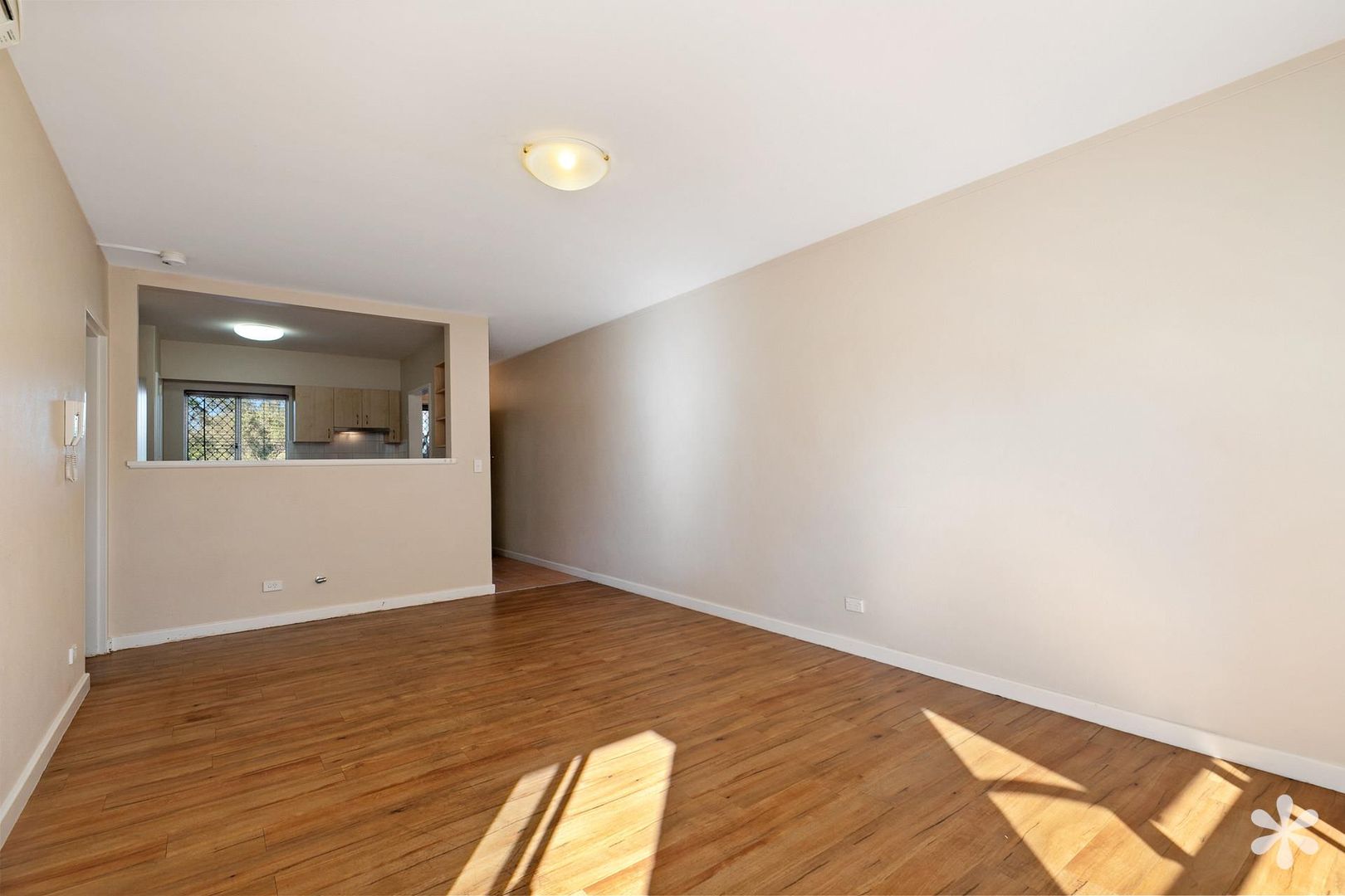 8/15 Friar John Way, Coolbellup WA 6163, Image 2