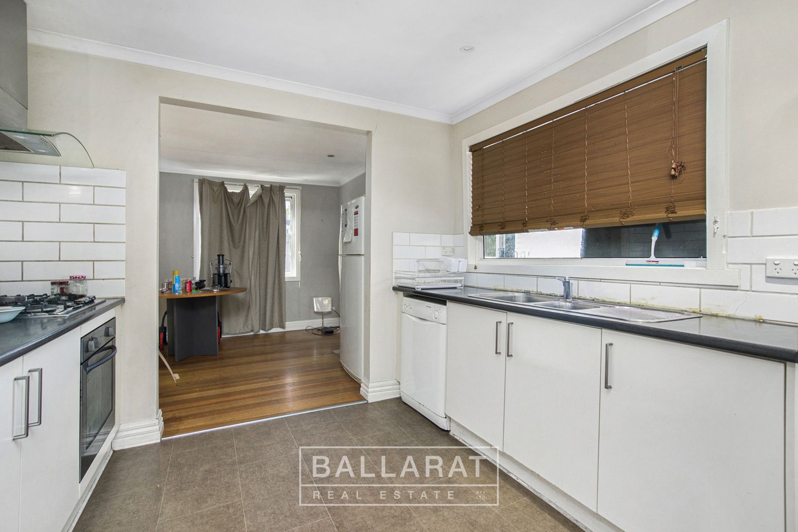 713 Laurie Street, Mount Pleasant VIC 3350, Image 2