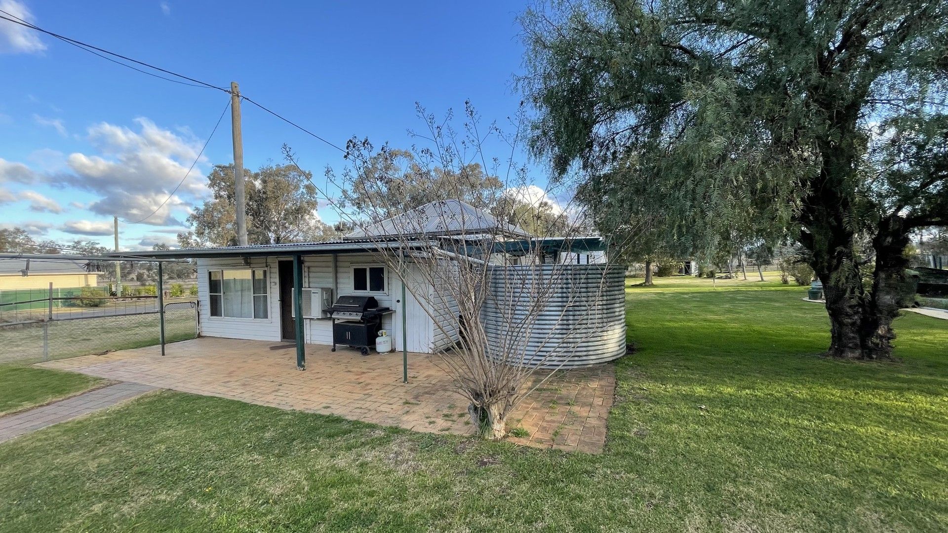 2 bedrooms Acreage / Semi-Rural in 1-5 Warral Street DURI NSW, 2344