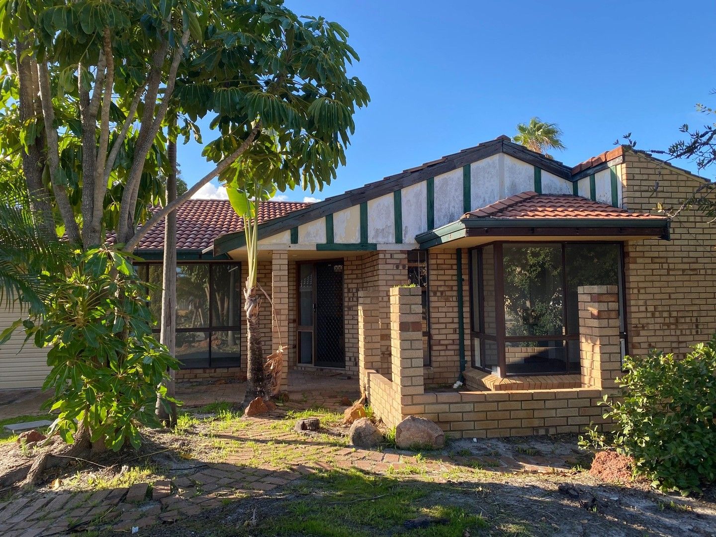 4 bedrooms House in 48 Forest Crescent THORNLIE WA, 6108