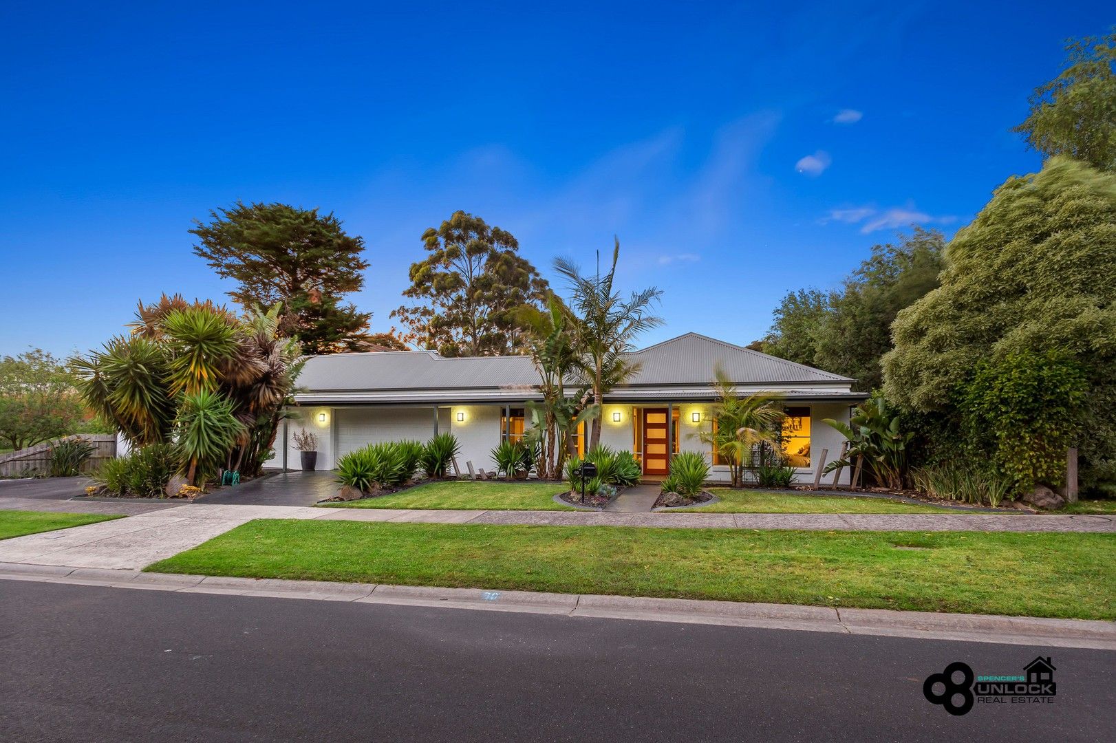 4 bedrooms House in 60 Huntingtower Crescent LANGWARRIN VIC, 3910