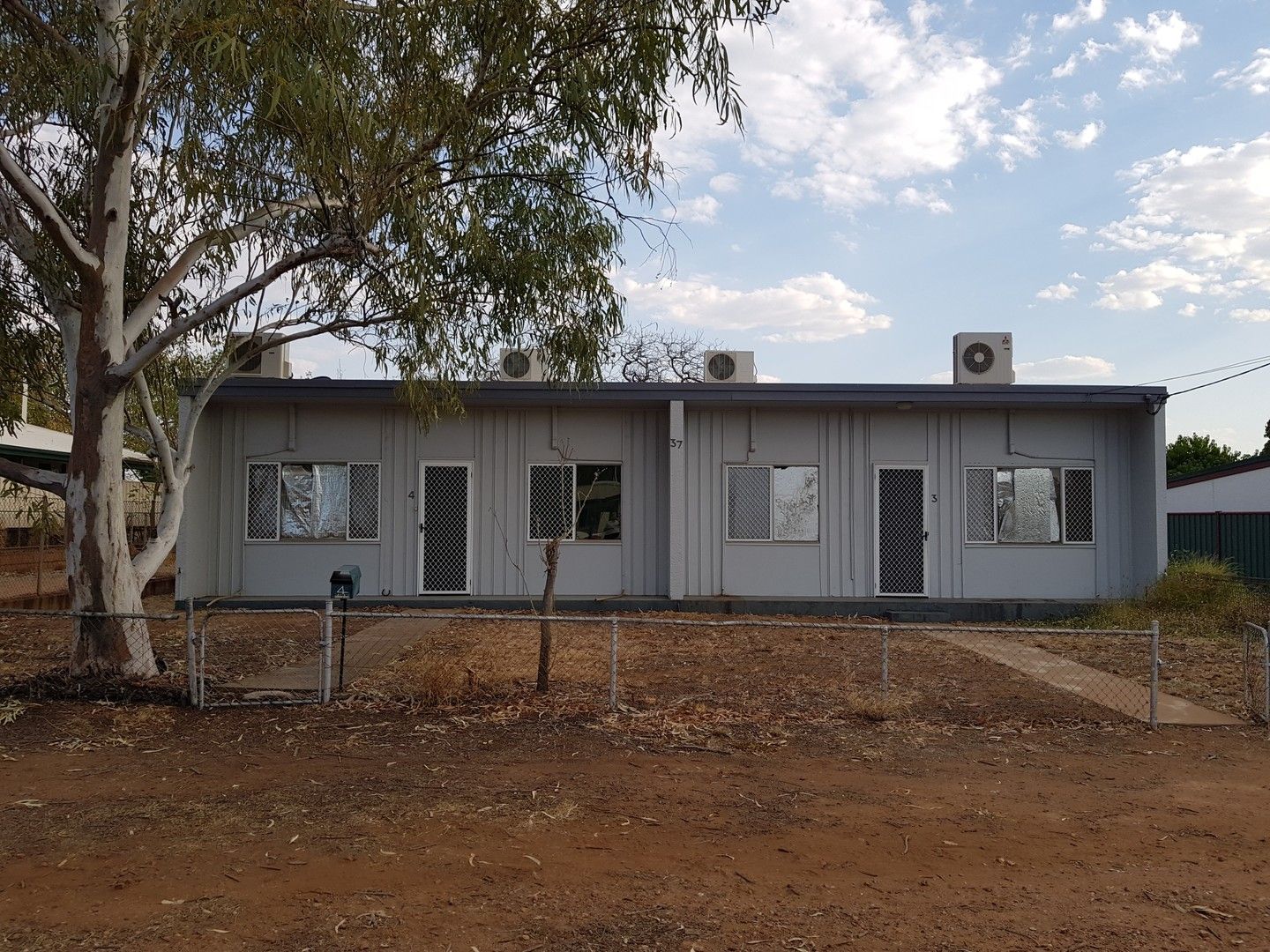 1 bedrooms Apartment / Unit / Flat in 4/37 Rebecca Street MOUNT ISA QLD, 4825