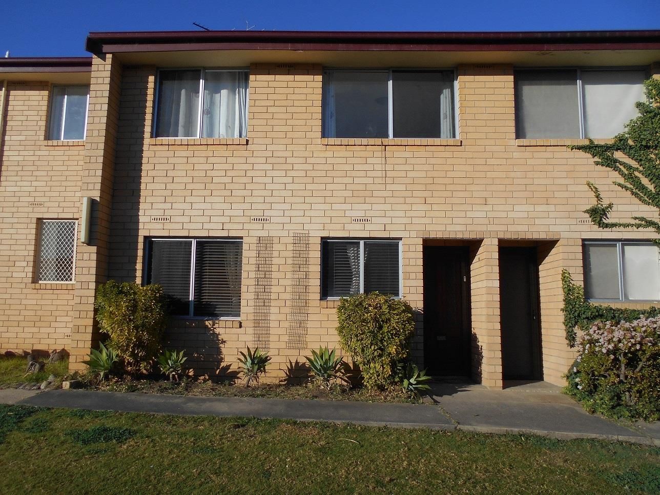 3 bedrooms Townhouse in 15/24 Atchison Road MACQUARIE FIELDS NSW, 2564