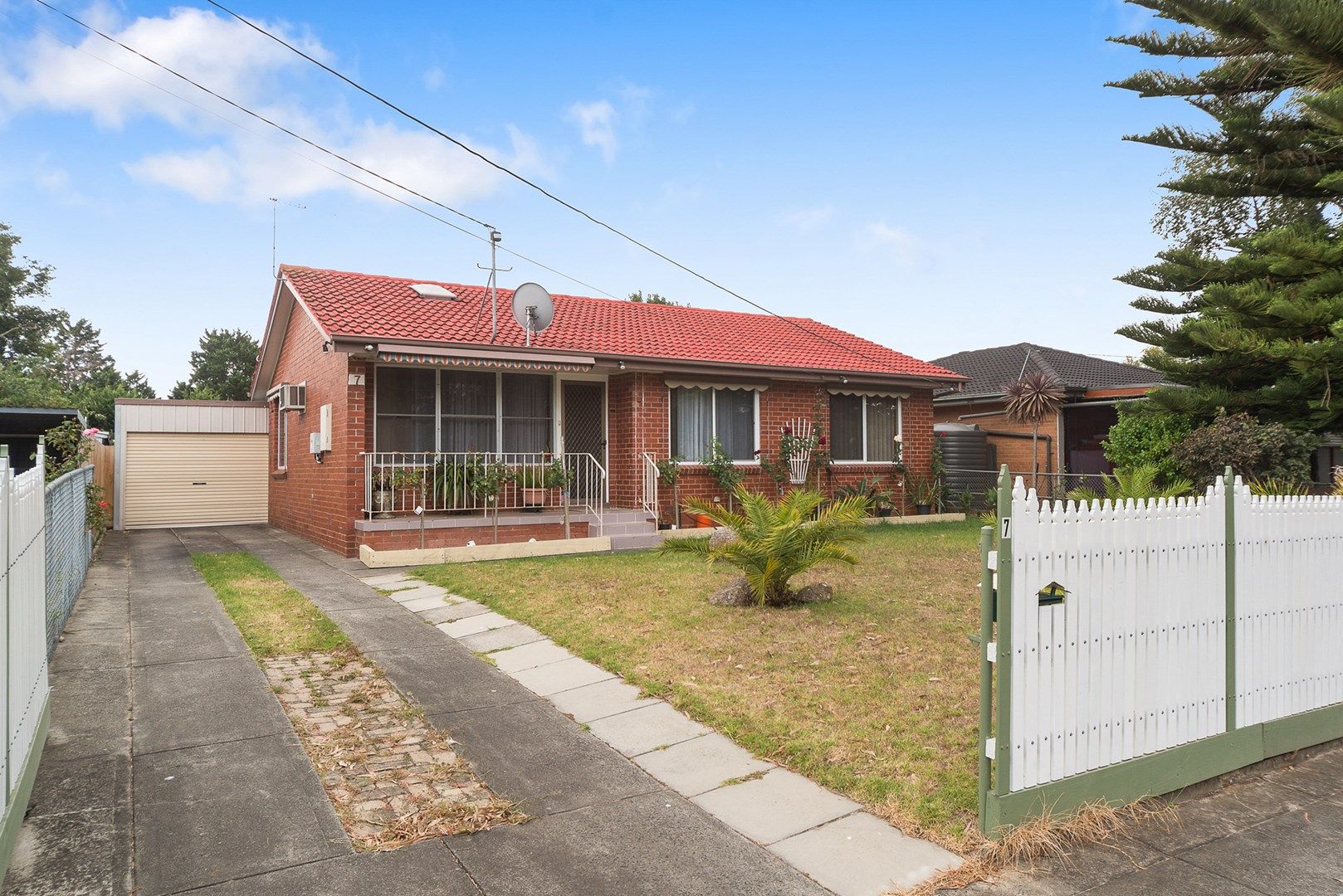 7 Mulberry Crescent, Frankston North Property History & Address
