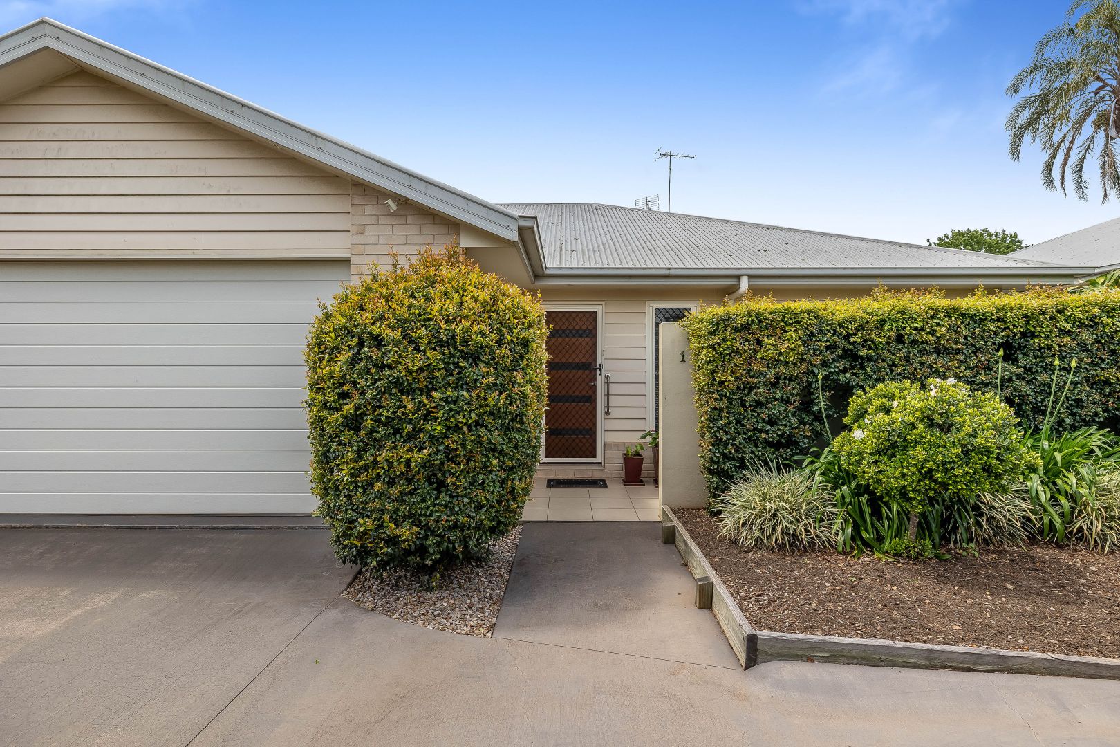 Unit 1/8 New Street, Mount Lofty QLD 4350, Image 1