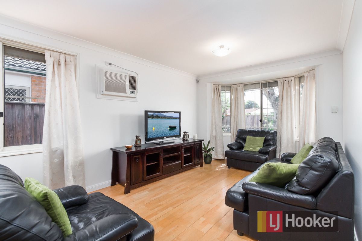 40 Unicombe Crescent, Oakhurst NSW 2761, Image 1