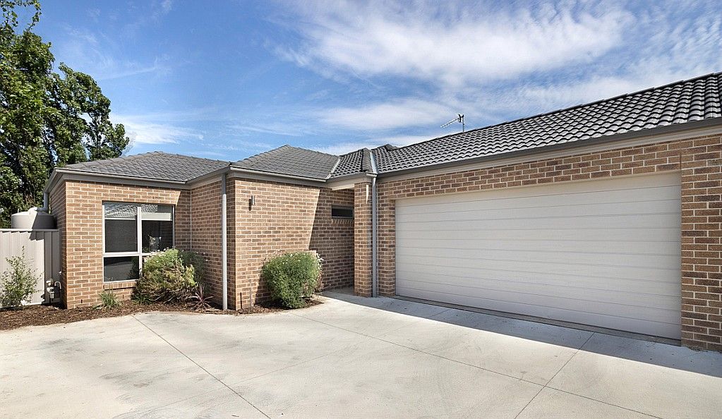 3 bedrooms Townhouse in 3/16 Alexandra Street SEBASTOPOL VIC, 3356