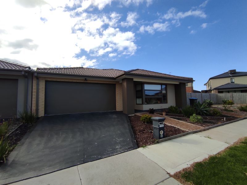 4 bedrooms House in 21 Hutchence Drive POINT COOK VIC, 3030