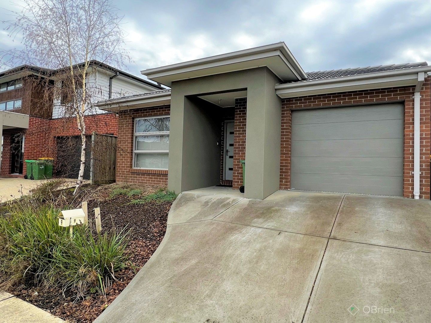 4 bedrooms House in 9 Jomon Way OFFICER VIC, 3809