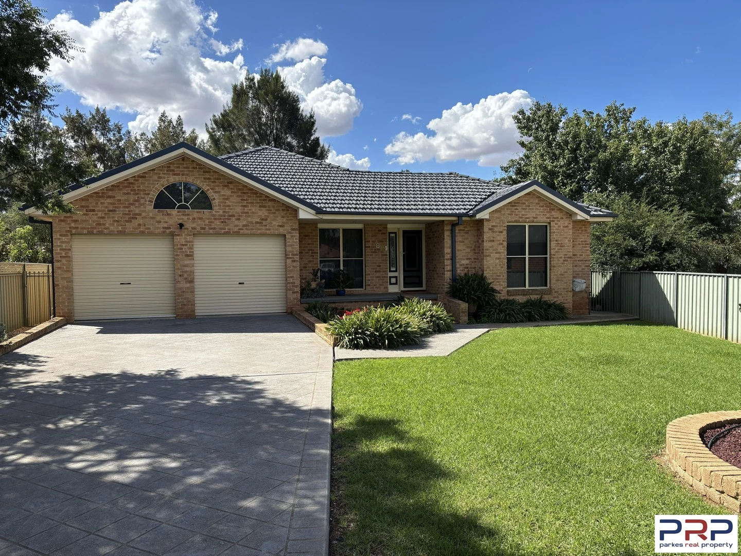 8 Arana Place, Parkes NSW 2870