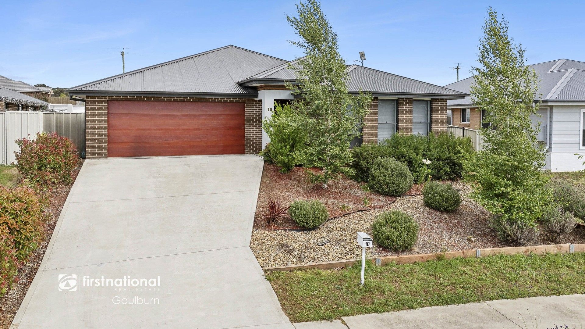 4 bedrooms House in 10 Quiberon Way GOULBURN NSW, 2580