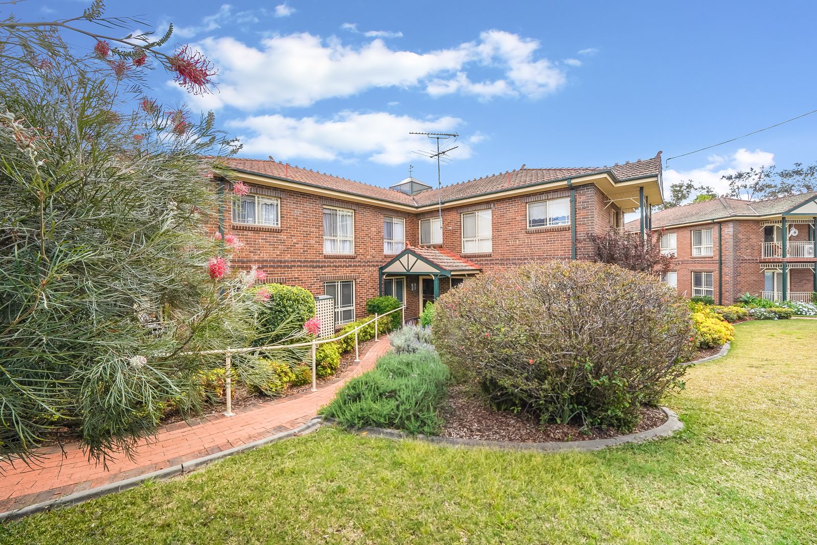 2 bedrooms Apartment / Unit / Flat in 12/1 Old Hume  Highway CAMDEN NSW, 2570
