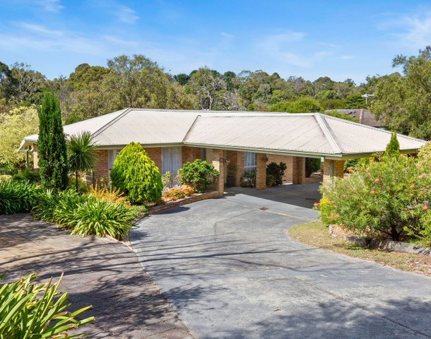 13 Mccutcheon Close, Mount Eliza VIC 3930