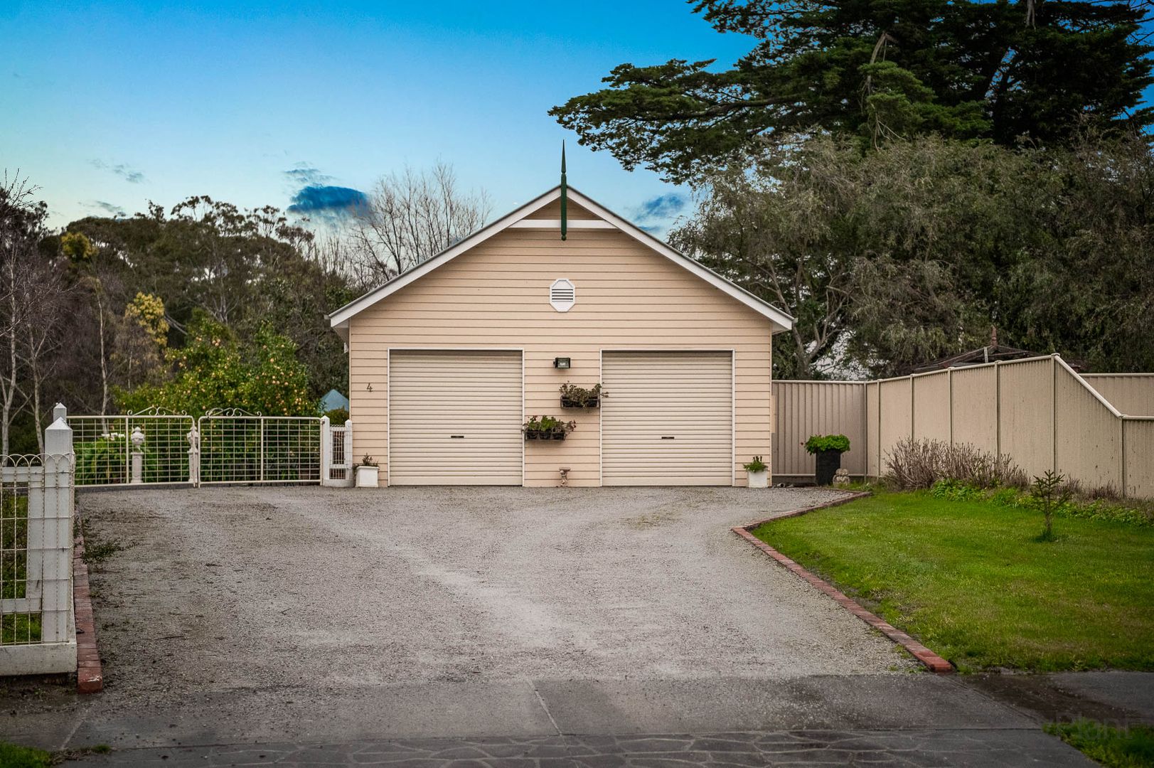 4 Coach House Lane, Beaconsfield VIC 3807, Image 2