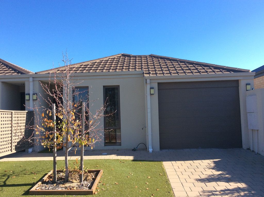 3 bedrooms House in 2/24 Ashwood Parkway LAKELANDS WA, 6180