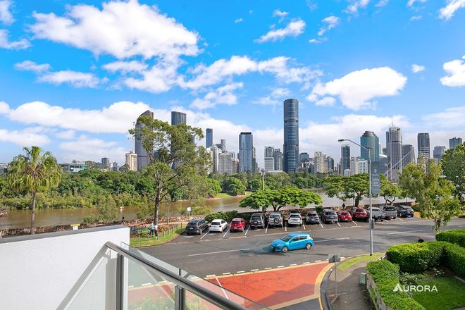 202/98 River Terrace Kangaroo Point 4169 - Image 4