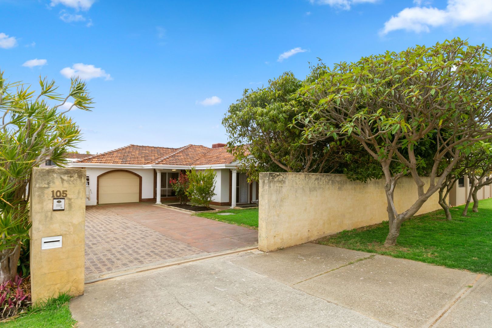 105 Hamilton Road, Spearwood WA 6163, Image 2