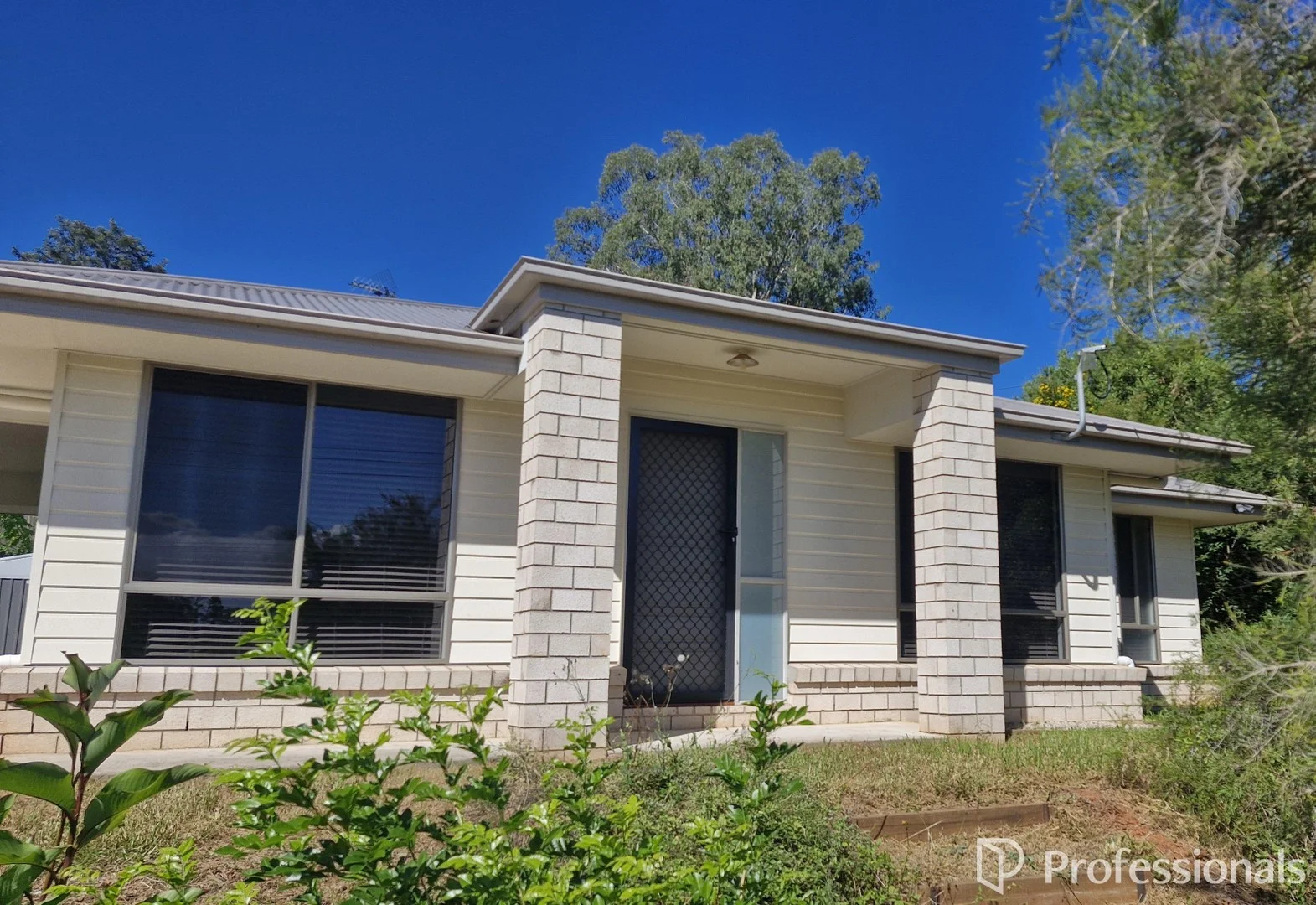 8 Crown Road, Gympie QLD 4570