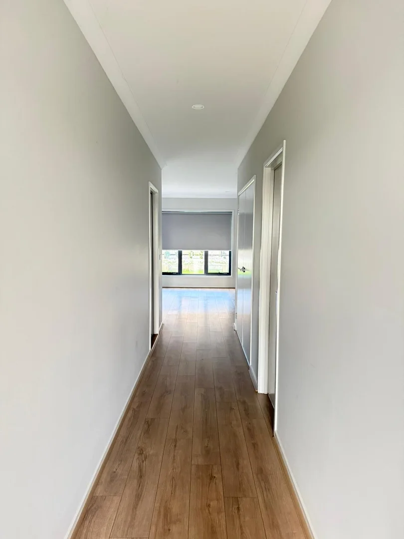 Additional image 2 of 18 NEWFOUNDLAND CIRCUIT, Bonnie Brook VIC 3335