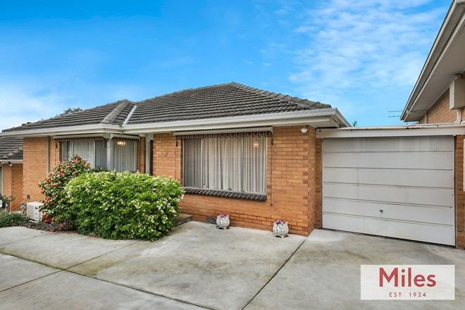 Picture of 2/52 Locksley Road, IVANHOE VIC 3079