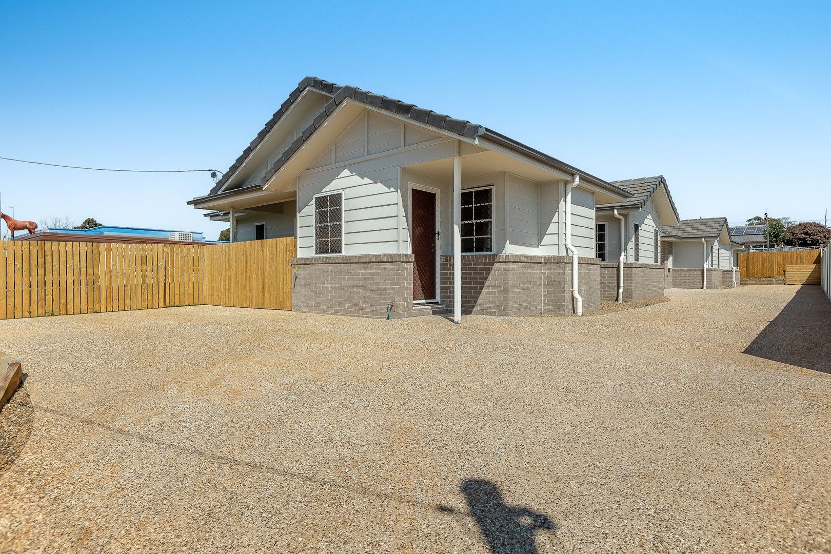 6 bedrooms Duplex in 1&2/156 Taylor Street NEWTOWN QLD, 4350