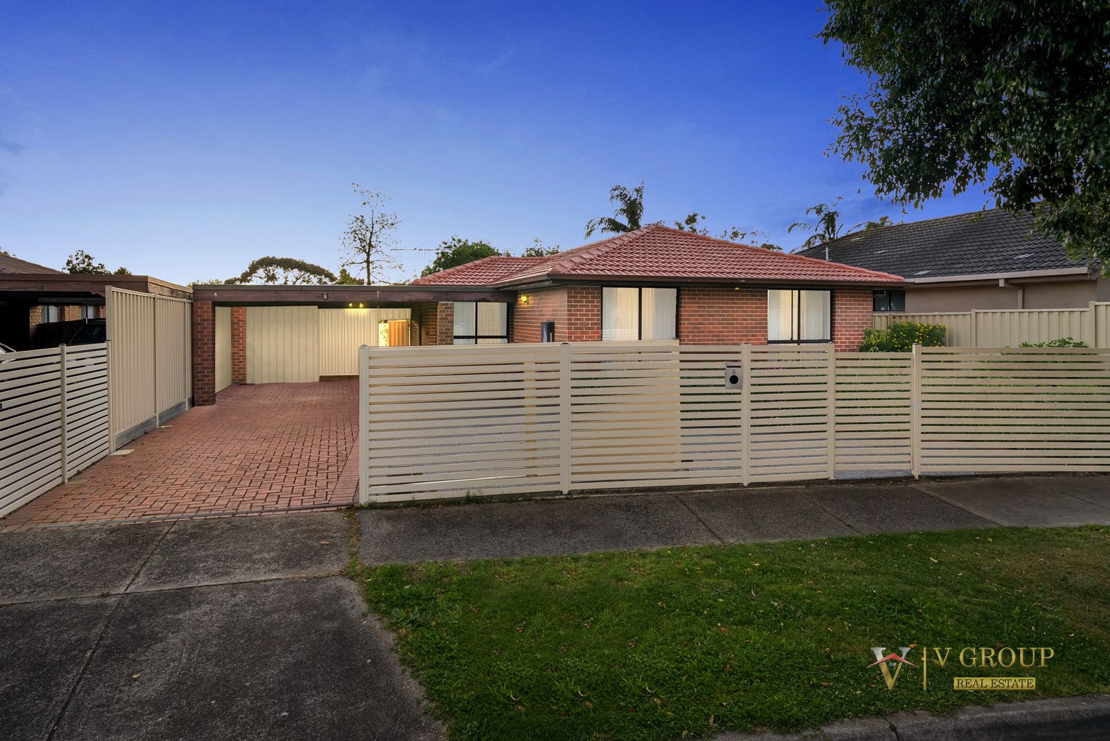 8 Laver Court, Mill Park VIC 3082, Image 1