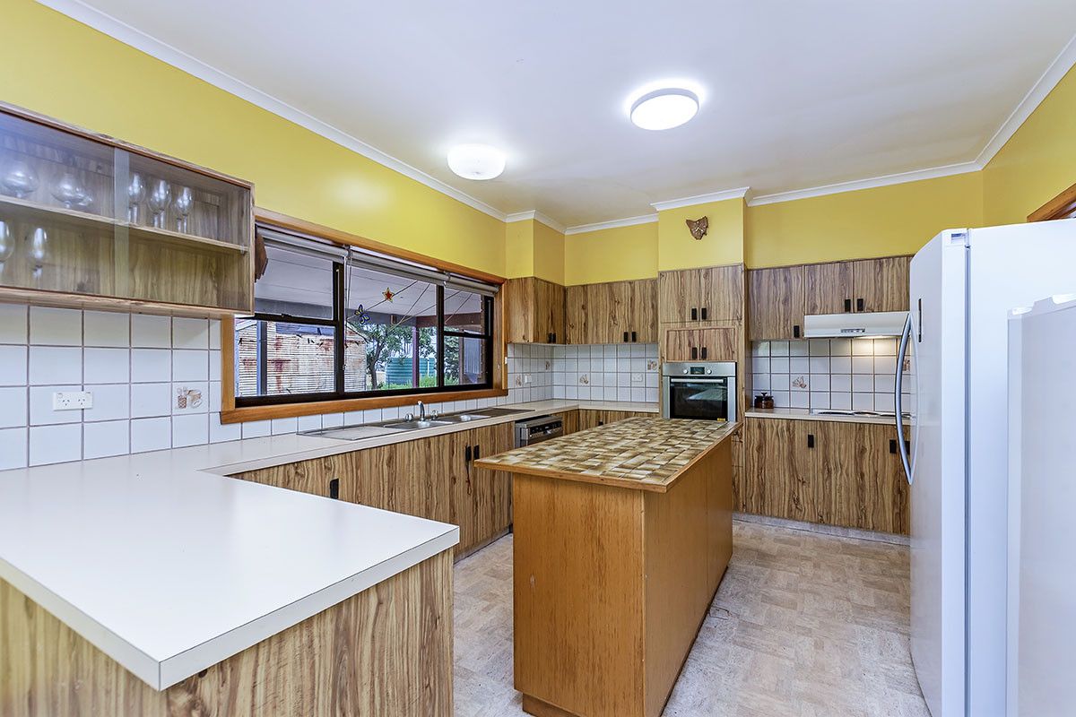 1288 Coleraine-Edenhope Road, Konongwootong VIC 3315, Image 2