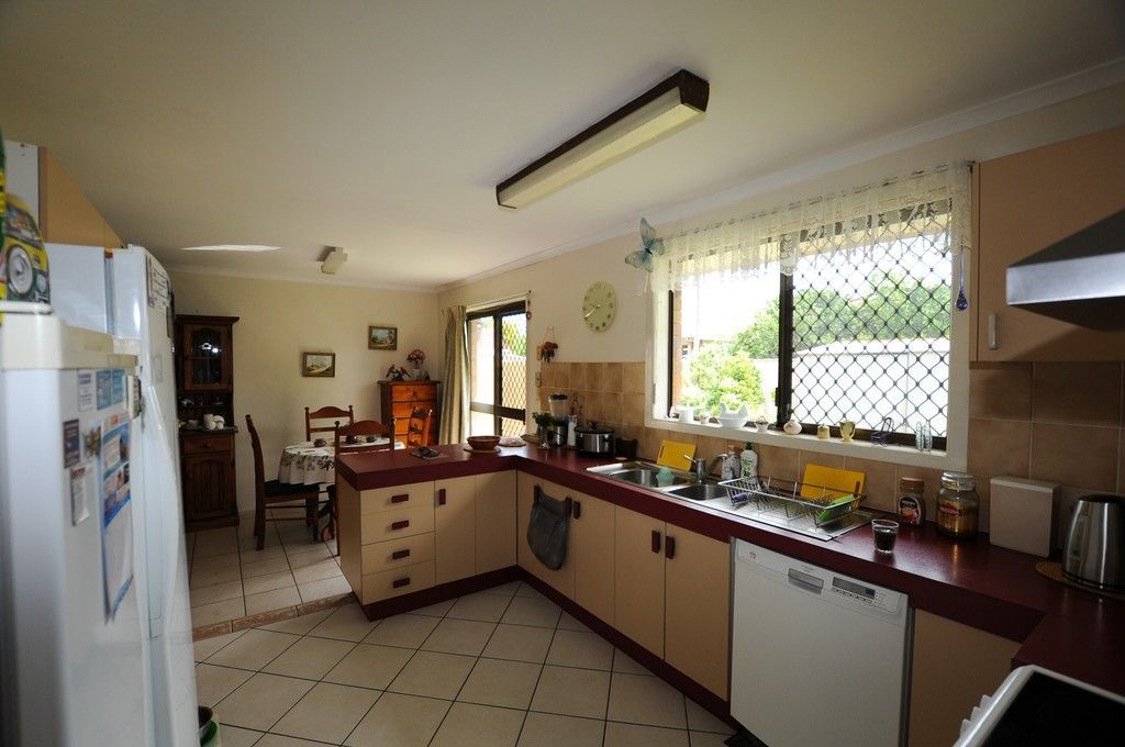 12 Strathdee Avenue, Bundaberg South QLD 4670, Image 2