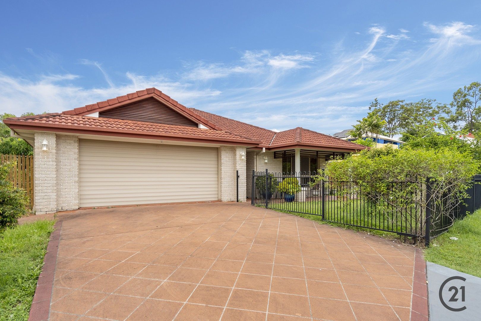 4 bedrooms House in 4 Lomandra Court SEVENTEEN MILE ROCKS QLD, 4073