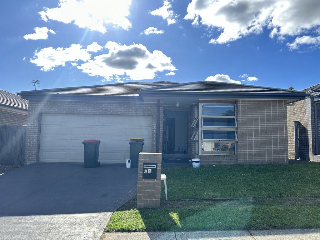 3 bedrooms House in 31 Woodburn Street COLEBEE NSW, 2761