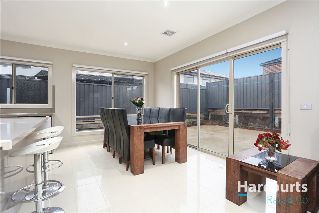 14 Fenix Way, Wollert VIC 3750, Image 2