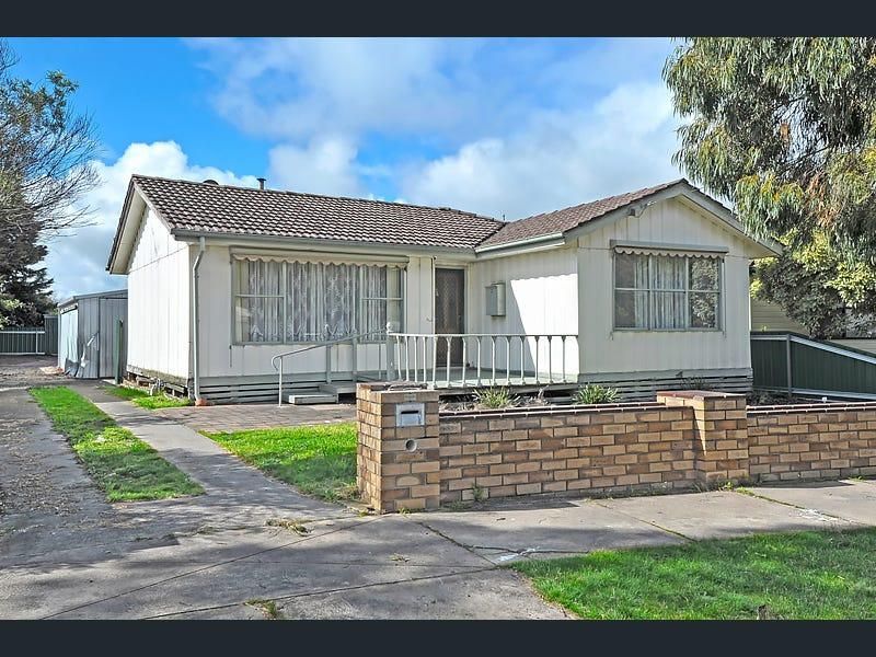 3 bedrooms House in 13 Tatyoon Rd ARARAT VIC, 3377