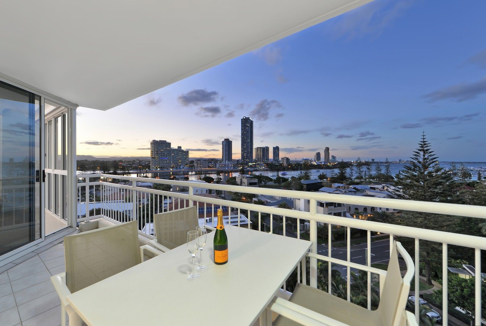 3 bedrooms Apartment / Unit / Flat in 35/11-17 Hughes Avenue MAIN BEACH QLD, 4217