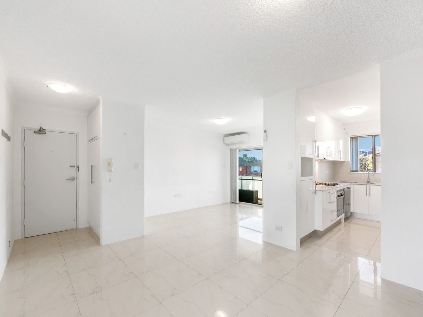 2 bedrooms Apartment / Unit / Flat in 5/20 Barber Street EASTLAKES NSW, 2018