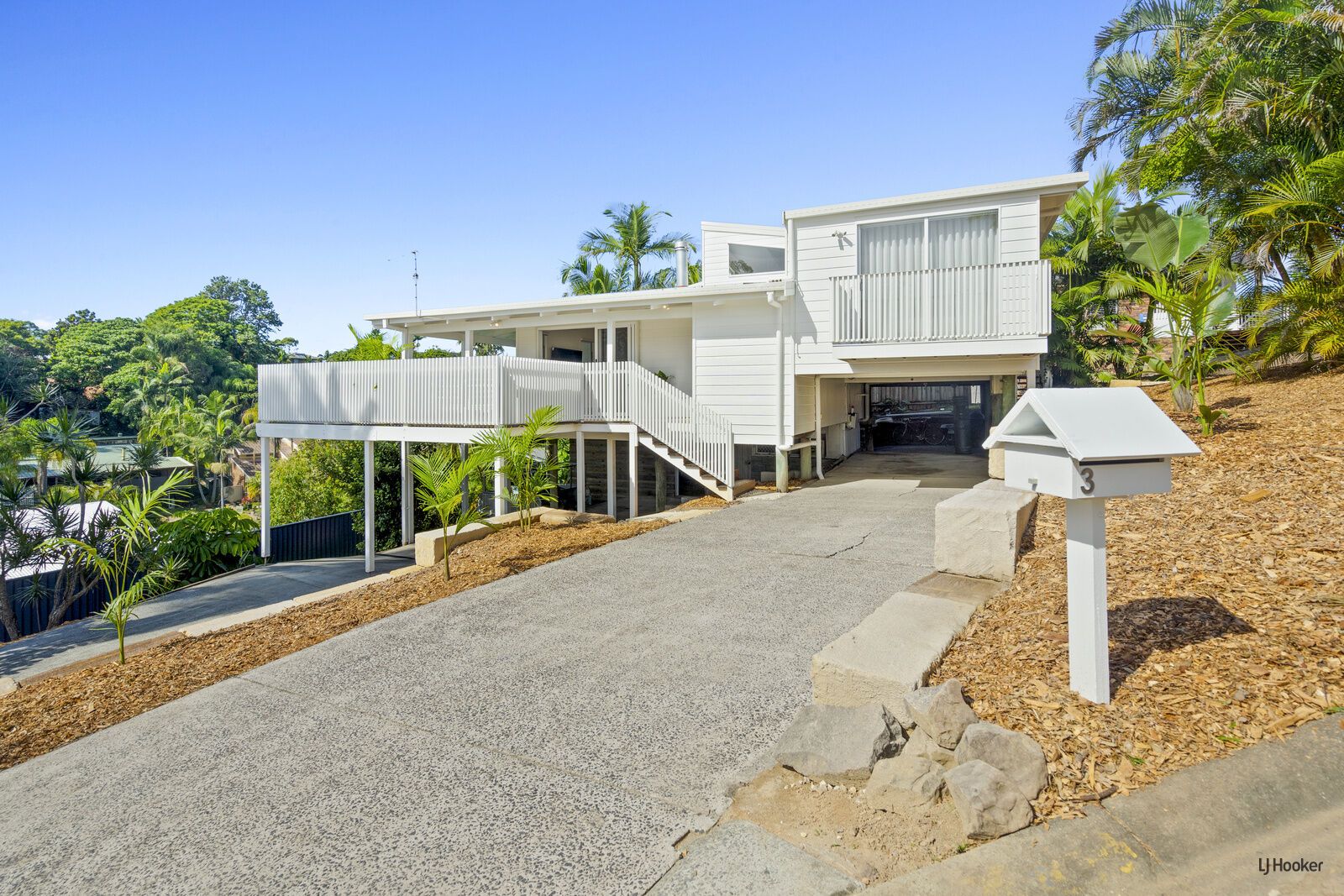 3 Rottnest Court, Elanora QLD 4221, Image 2