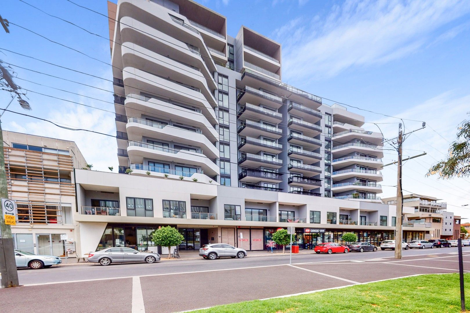 2 bedrooms Apartment / Unit / Flat in 609/16 Woorayl Street CARNEGIE VIC, 3163