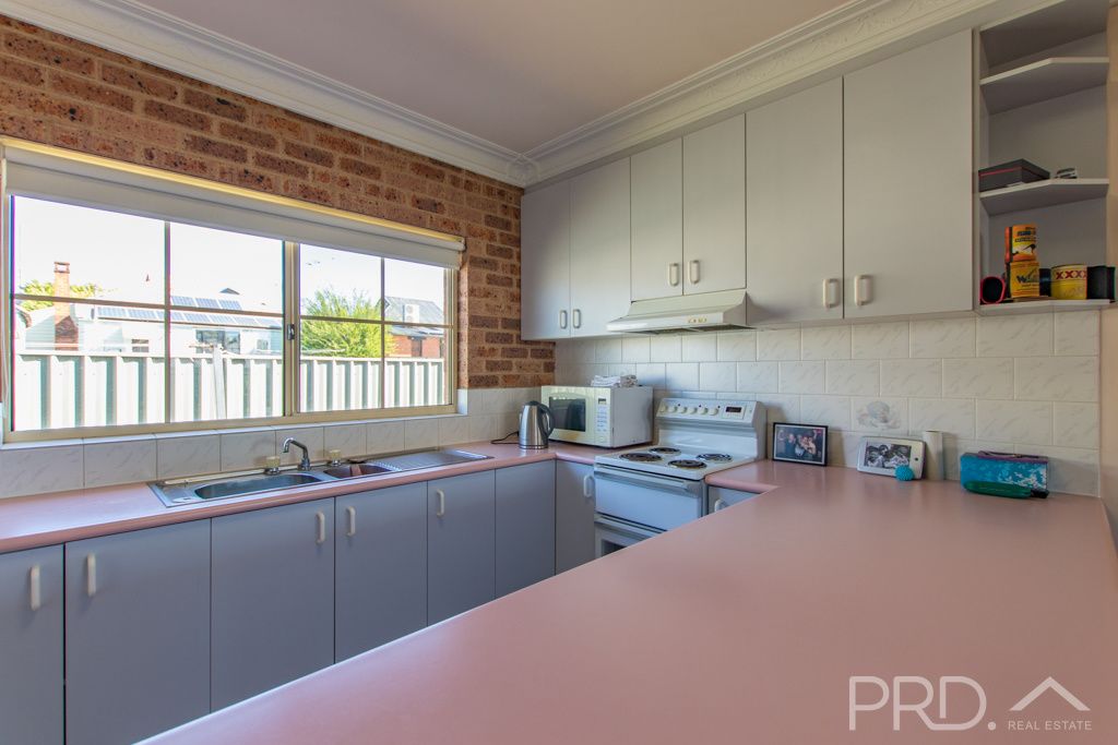 4/18 Russell Street, Tumut NSW 2720, Image 2