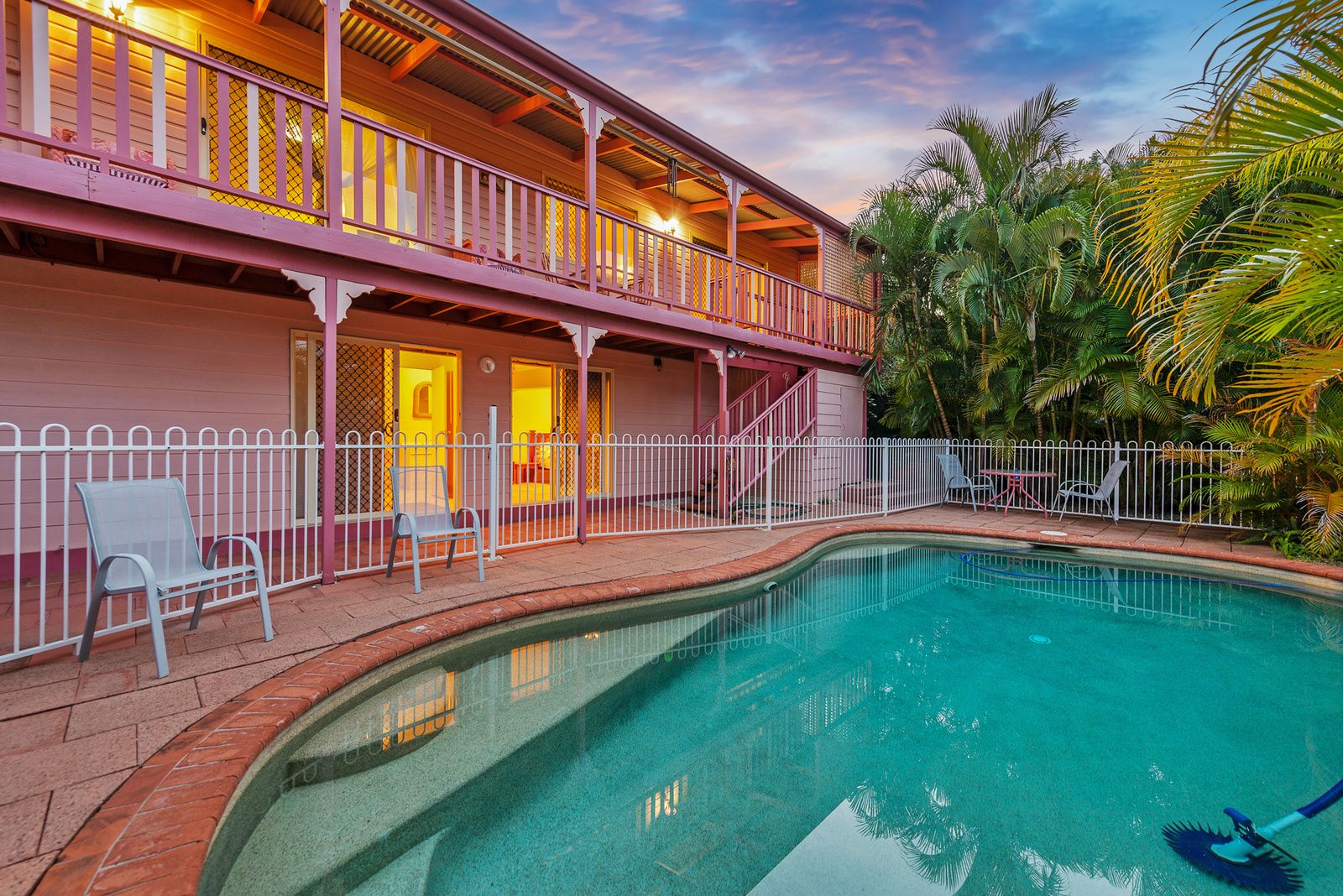 4 bedrooms House in 124 Universal Street OXENFORD QLD, 4210