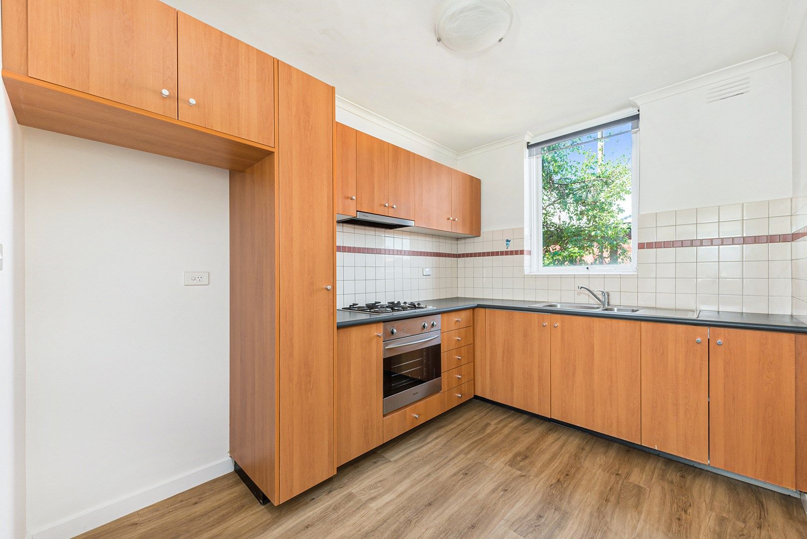 2 bedrooms Apartment / Unit / Flat in 12/758 Burwood Road HAWTHORN EAST VIC, 3123
