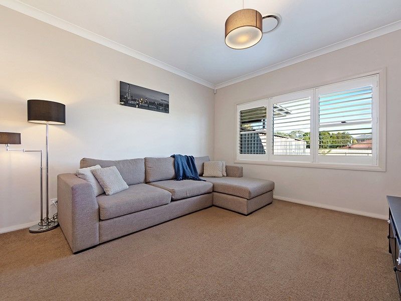 36 Adams Circuit, Elderslie NSW 2335, Image 2