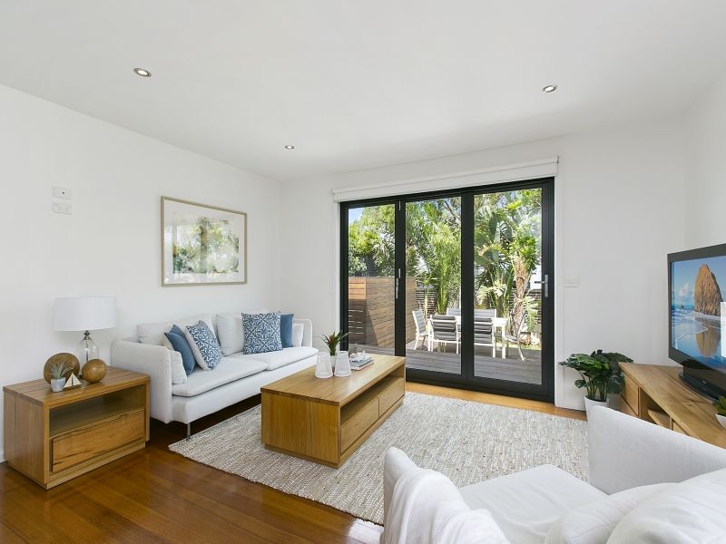 2/5 Beach Grove, Mornington VIC 3931, Image 2