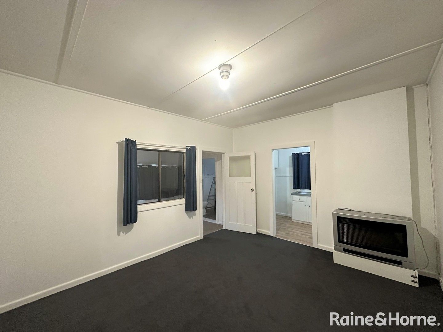 61 Gardiner Road, Orange NSW 2800 House For Rent 400 Domain