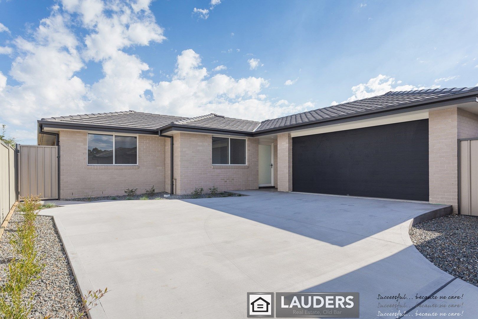 2/5 Brooke Close, Old Bar NSW 2430, Image 0