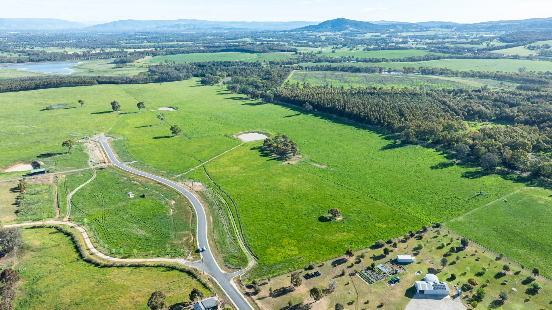 Additional image 4 of 8 Eagle Rise Road, Table Top NSW 2640