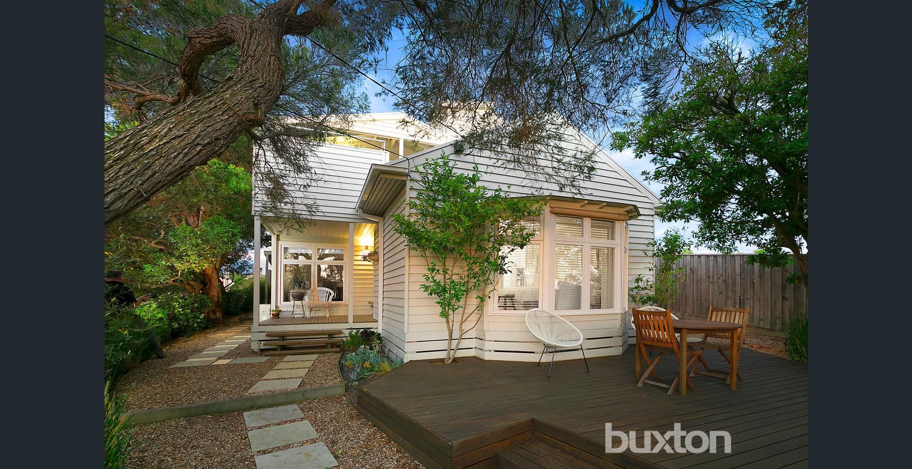 3 bedrooms House in 29 The Corso PARKDALE VIC, 3195