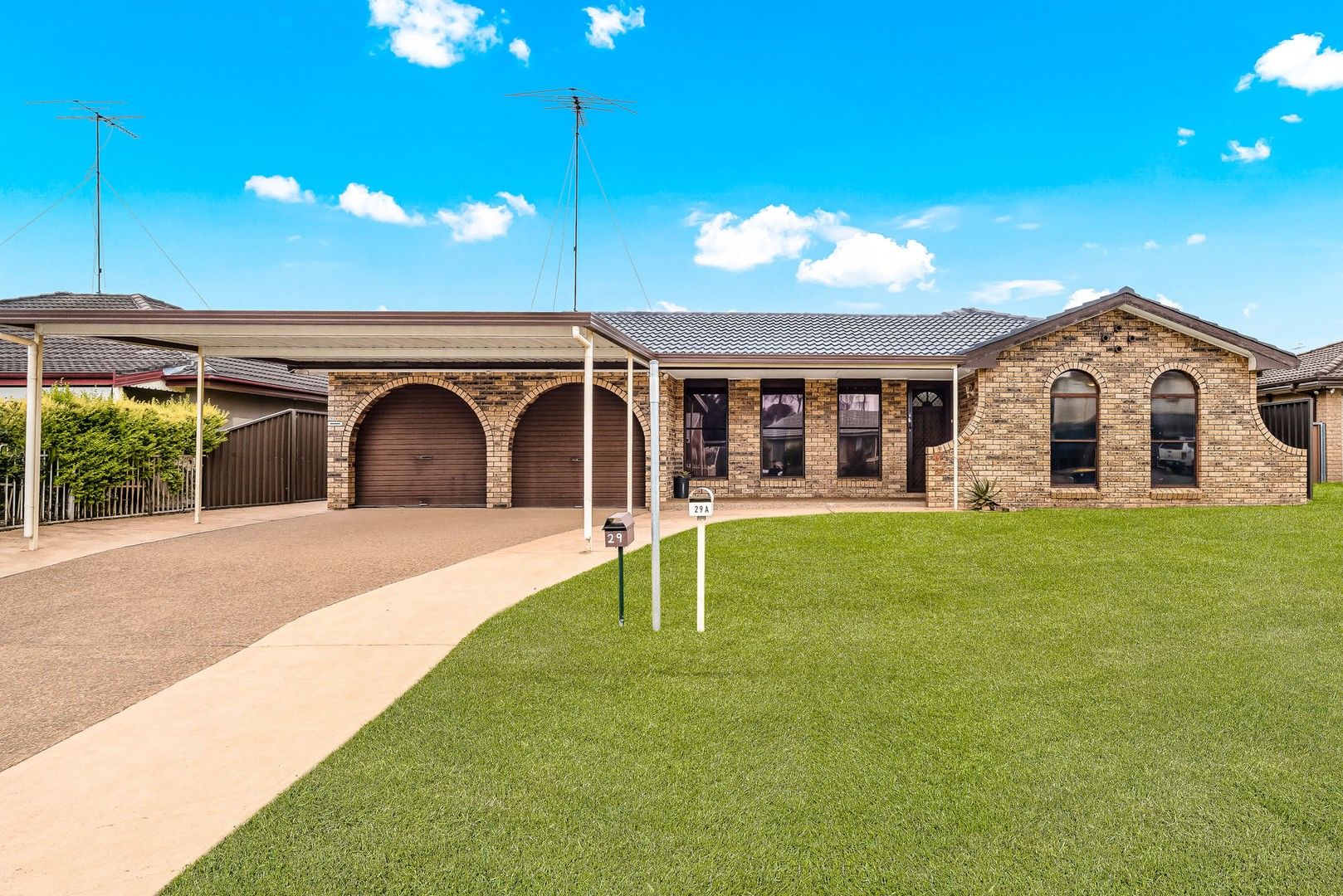 4 bedrooms House in 29 Alpine Circuit ST CLAIR NSW, 2759
