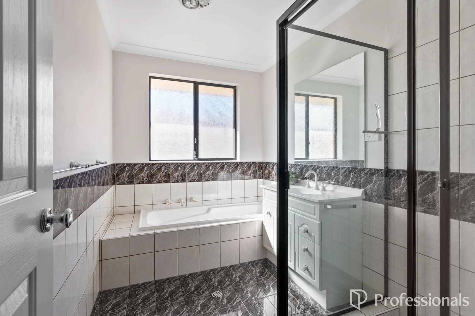 Additional image 14 of 27 Longmore Parade, Broadwood WA 6430