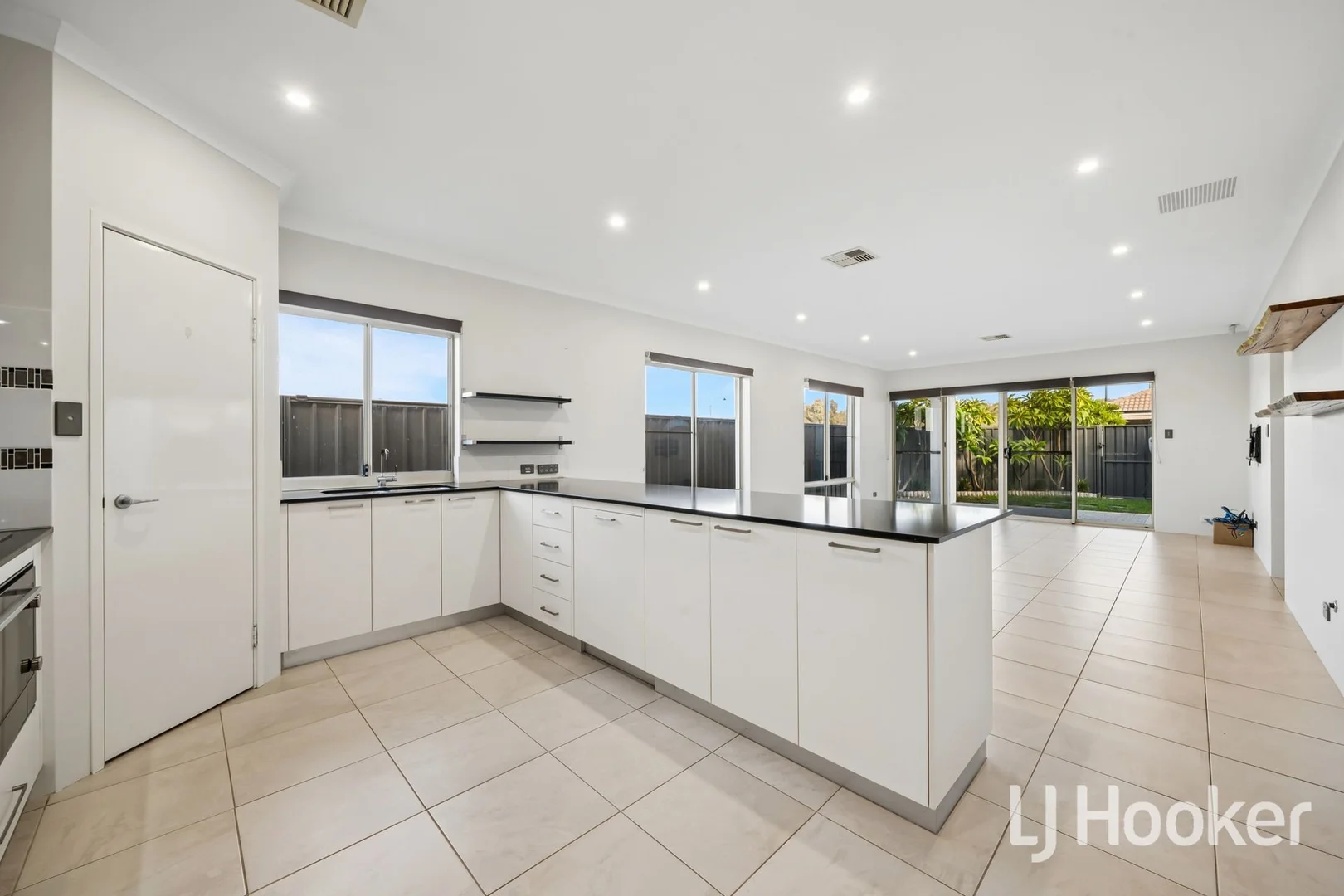 Additional image 3 of 27 Vivaldi Street, Hammond Park WA 6164